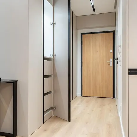 Manufaktura Modern Japandi Apartment